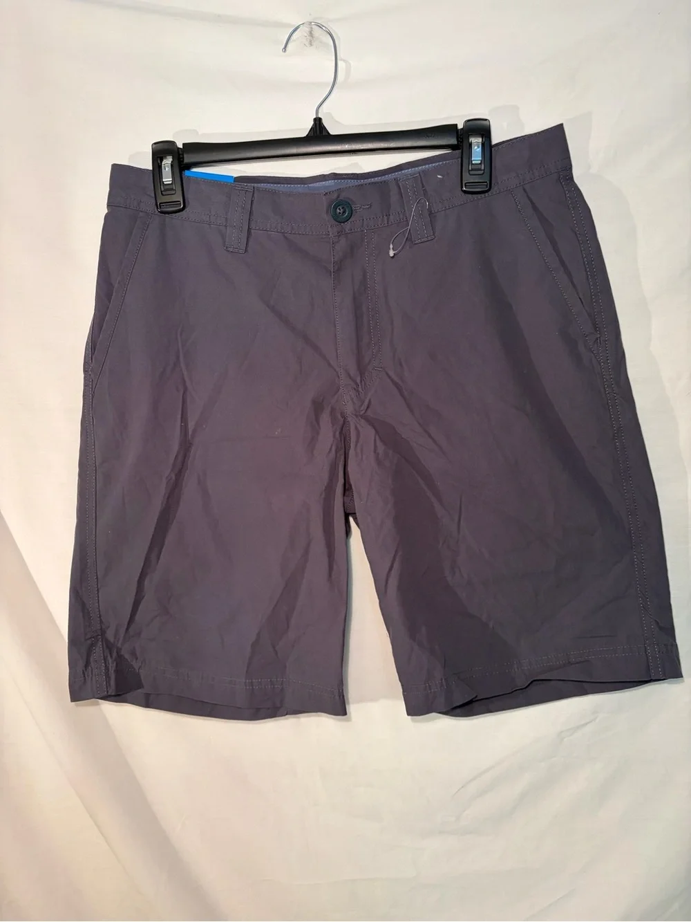 NWT Columbia Men's charcoal Flat Front Shorts size 32 10in